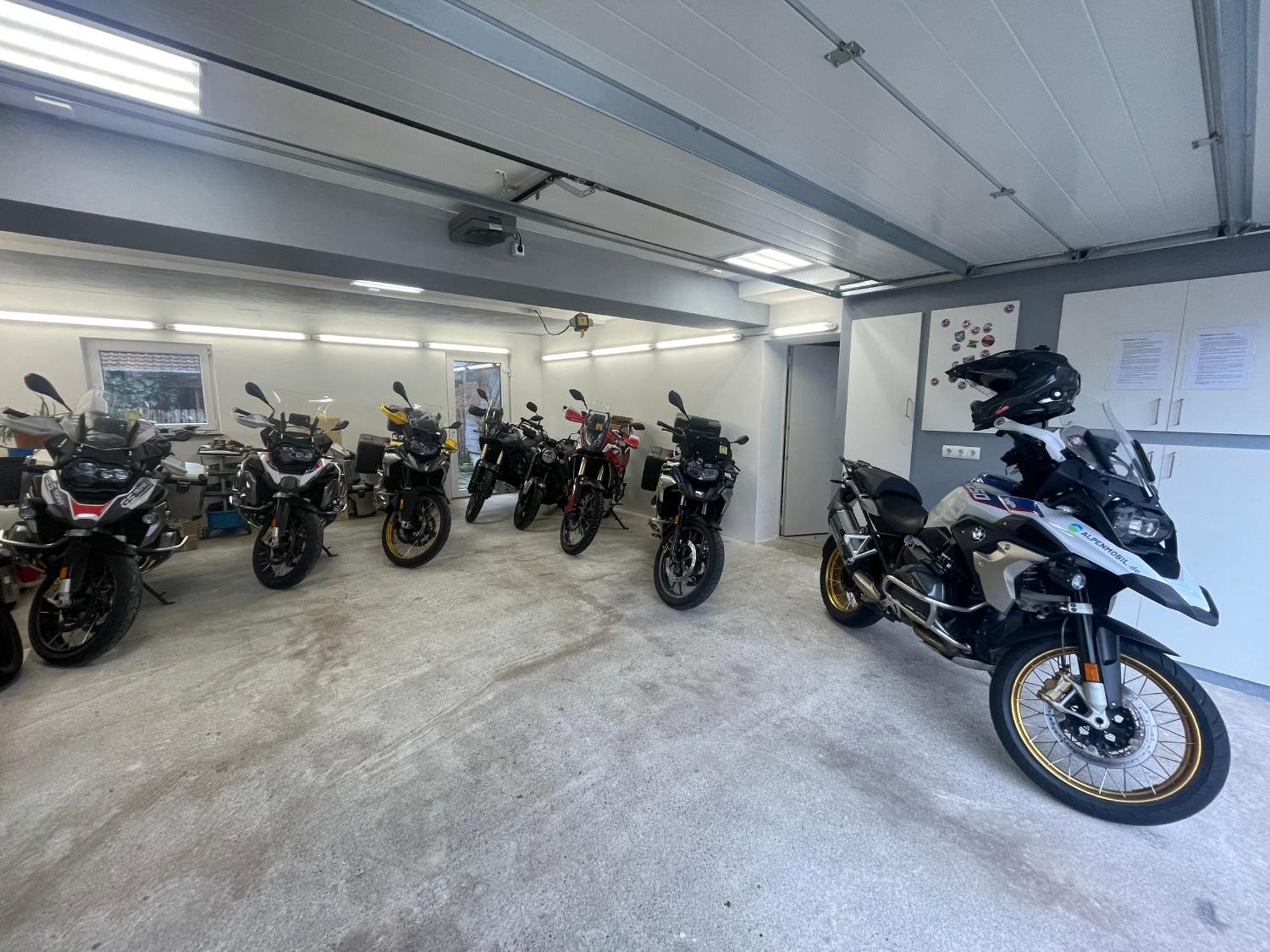 Alpen-Hostel - Apartment Talstation Mit Motorradvermietung Memmingen Exterior foto